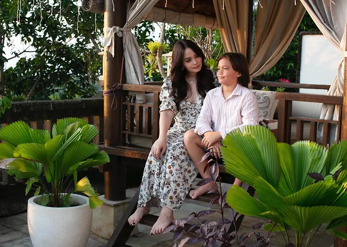 Leana - Private Infinity Pool Inc Pool Fence As Required And Cook * Jimbaran
